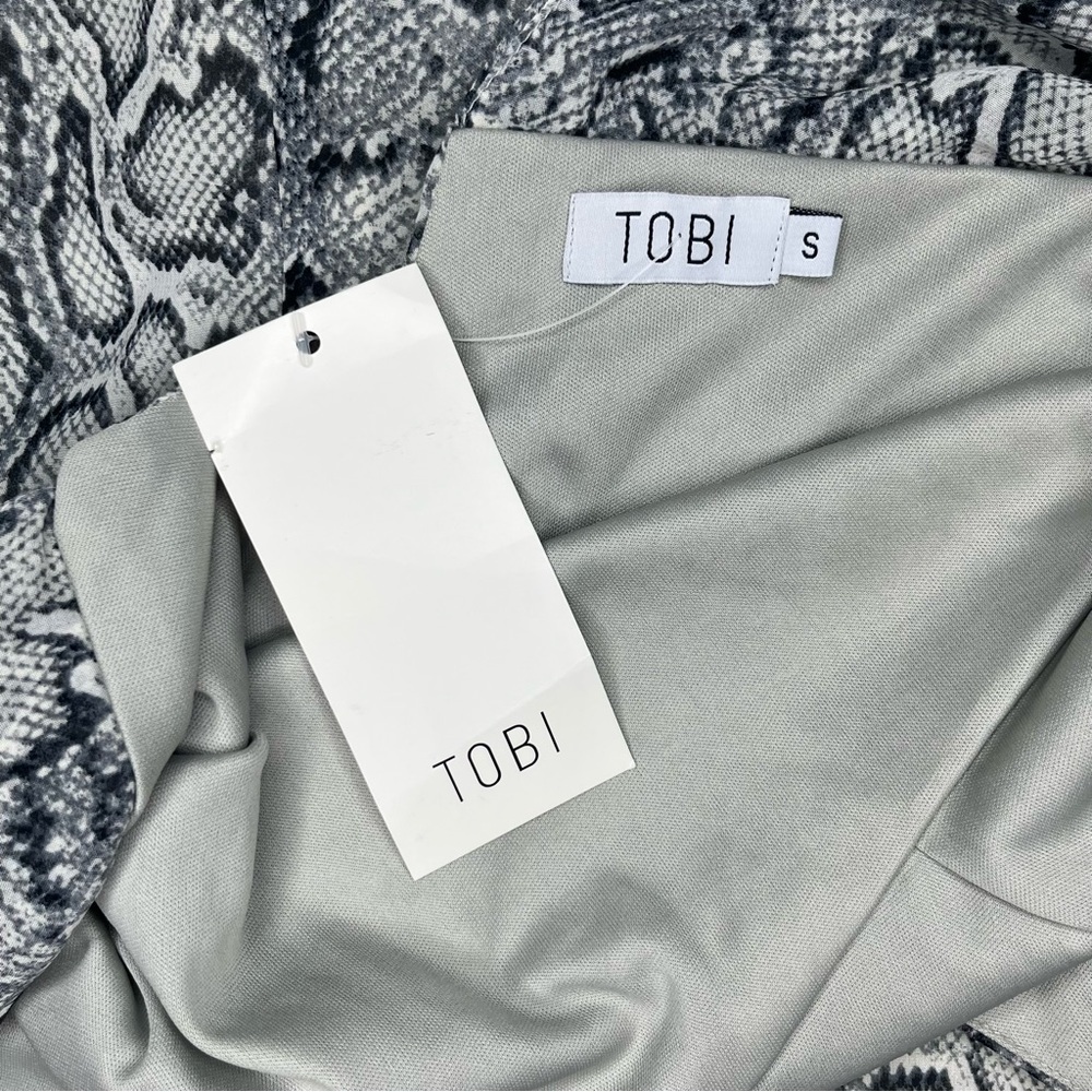 TOBI NWT Black and White Snakeskin Print Maxi Dress Size Small - Picture 13 of 15